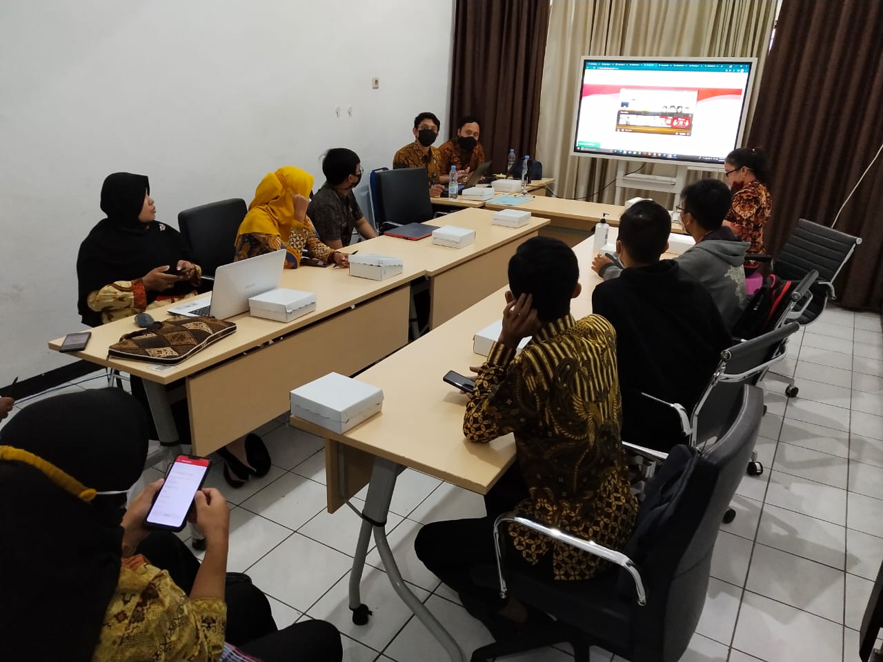 Sosialisasi dan Pelatihan Penggunaan Aplikasi LAPOR! SP4N bagi PPID Pelaksana Kota Madiun